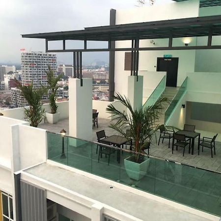 The Majestic Condo ايبوه المظهر الخارجي الصورة