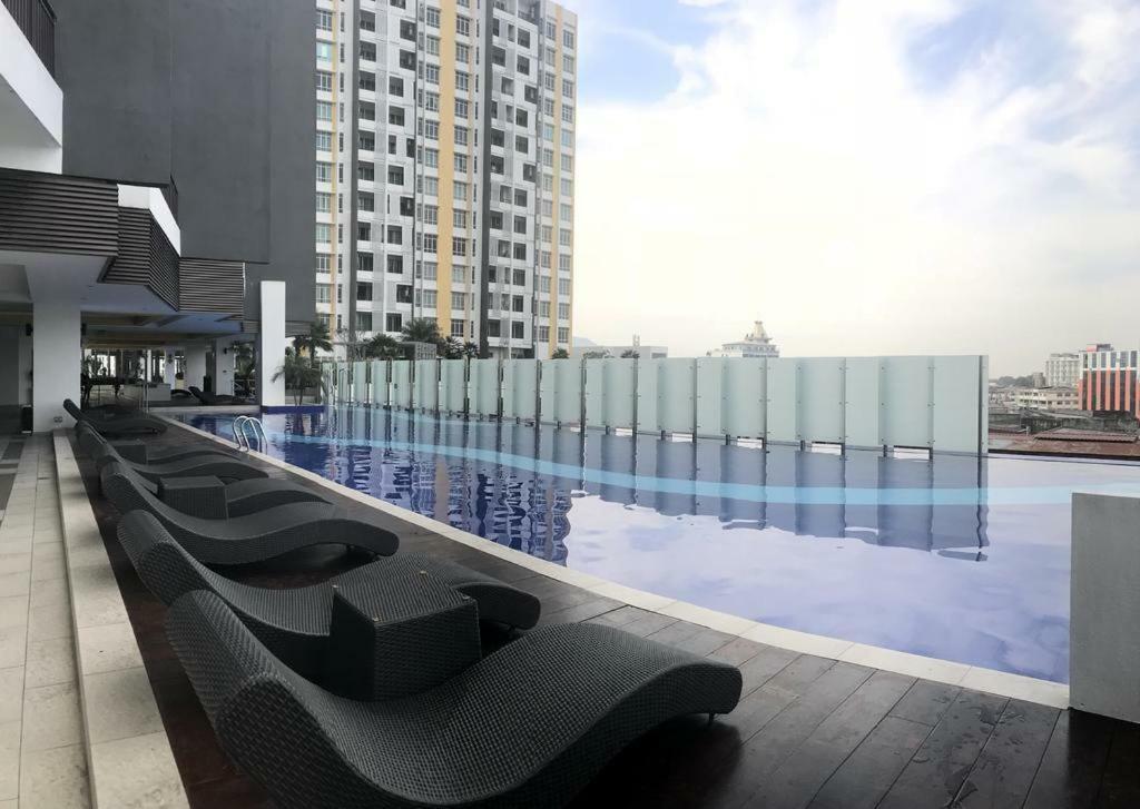 The Majestic Condo ايبوه المظهر الخارجي الصورة